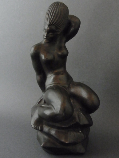 ブロンズアールデコ女性像