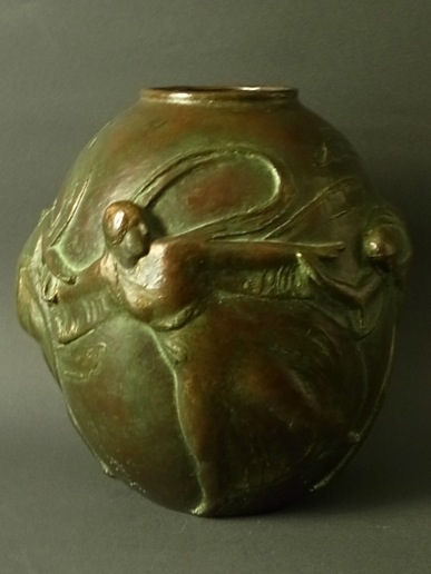 ブロンズ女性群舞図レリーフ壷「歓喜壺」