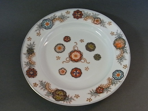 花、雪輪丸文色絵ディナープレート