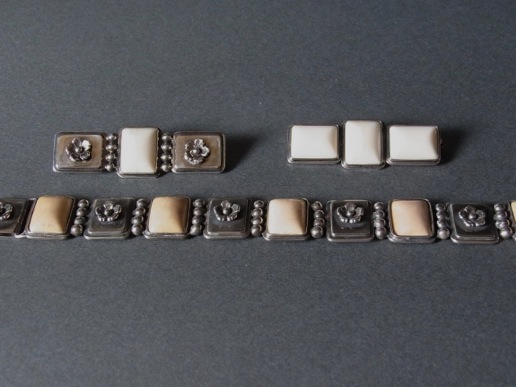 ブローチ・ブレスレット