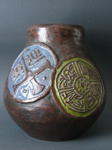 銅に七宝漢字丸紋花器