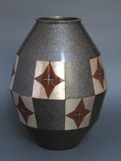 鋳銅ダイヤ柄銀象嵌花瓶